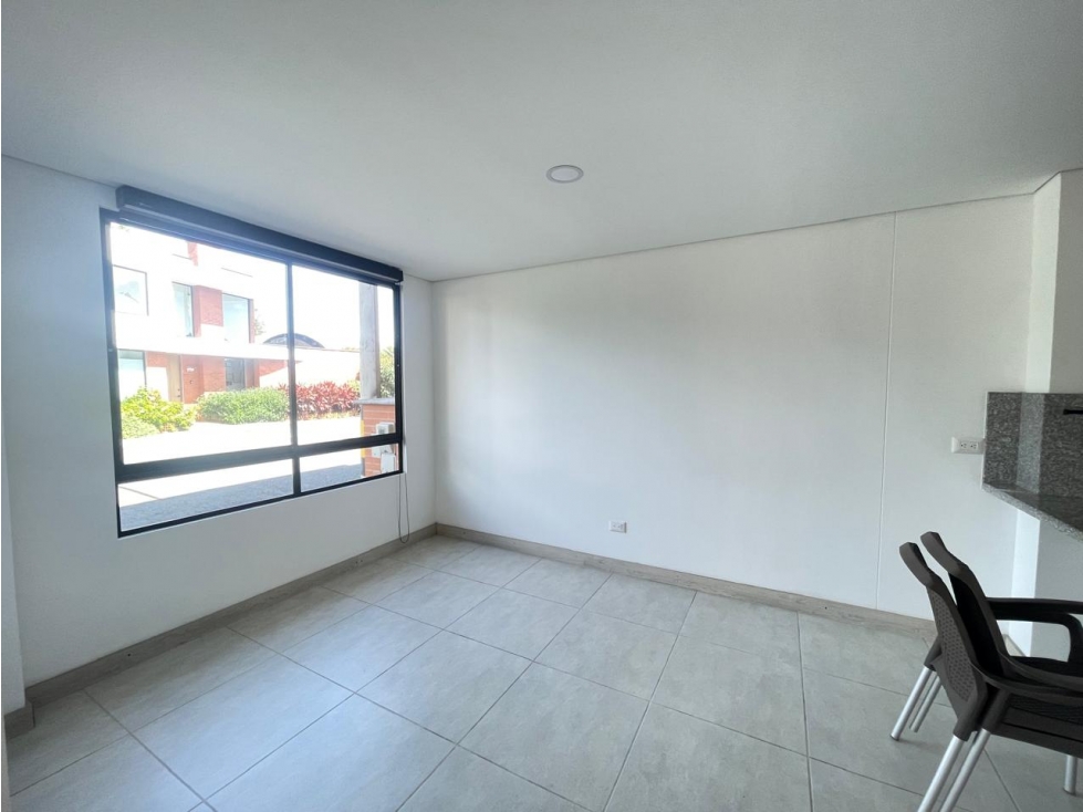 HERMOSA CASA EN ARRIENDO CERCA AL VIVA — foto 5