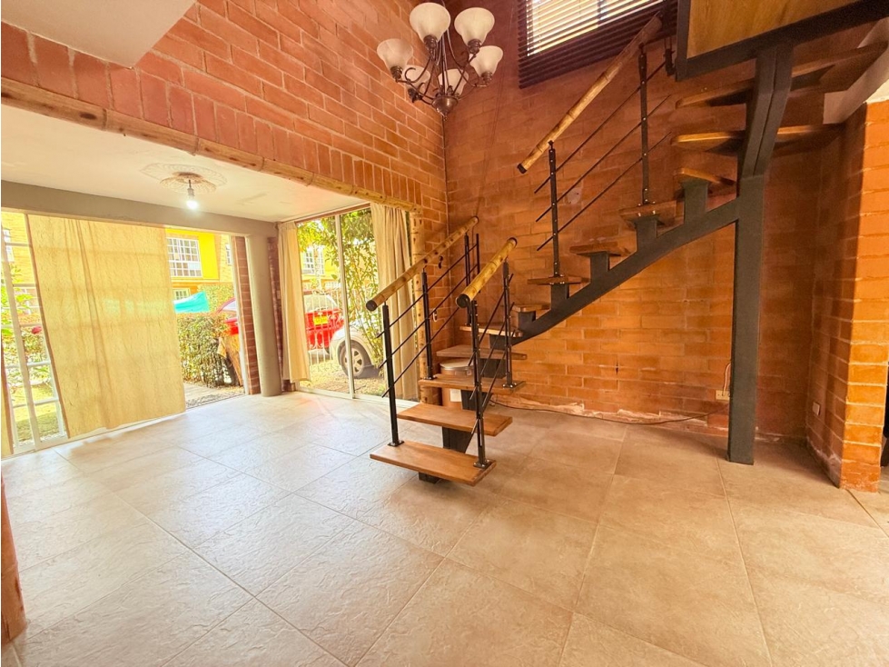 CASA EN ARRIENDO CON AMPLIOS ESPACIOS Y EXCELENTE ZONA VERDE — foto 6