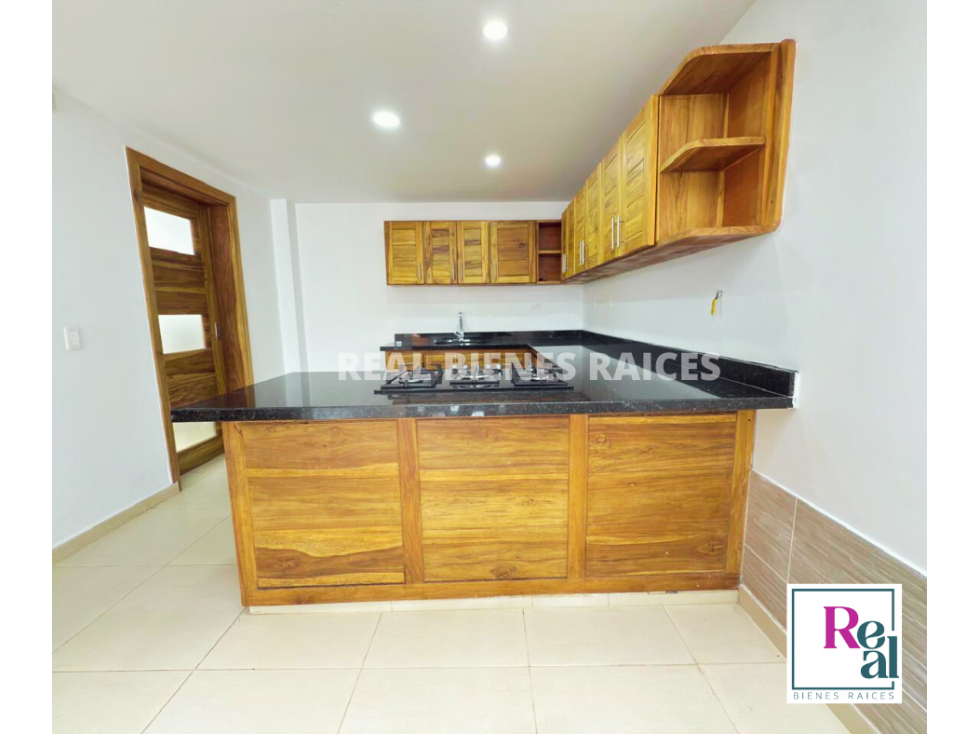 Casa Medianera en Arriendo Excelente Ubicación en La Ceja — foto 2