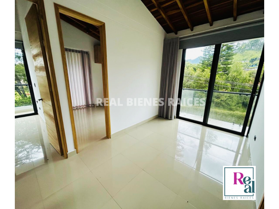 Hermosa casa esquinera en unidad abierta Zona de alta valorización — foto 5