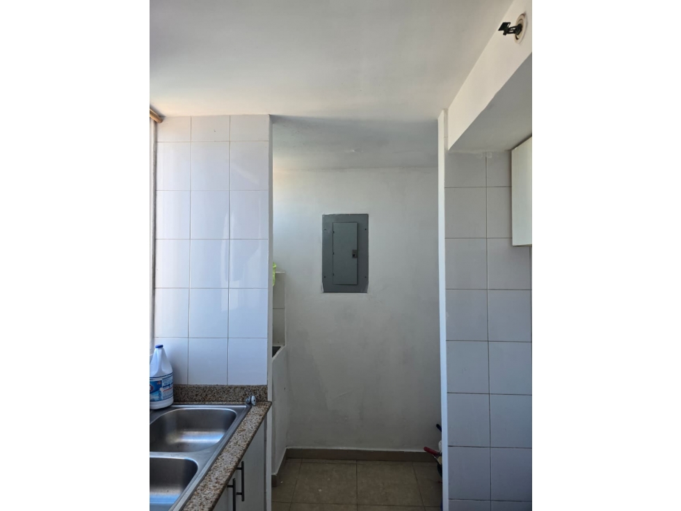 ALQUILO APARTAMENTO EN VIA ESPAÑA, 2 RECAMARAS, SOLO A/C, 80M2. — foto 3