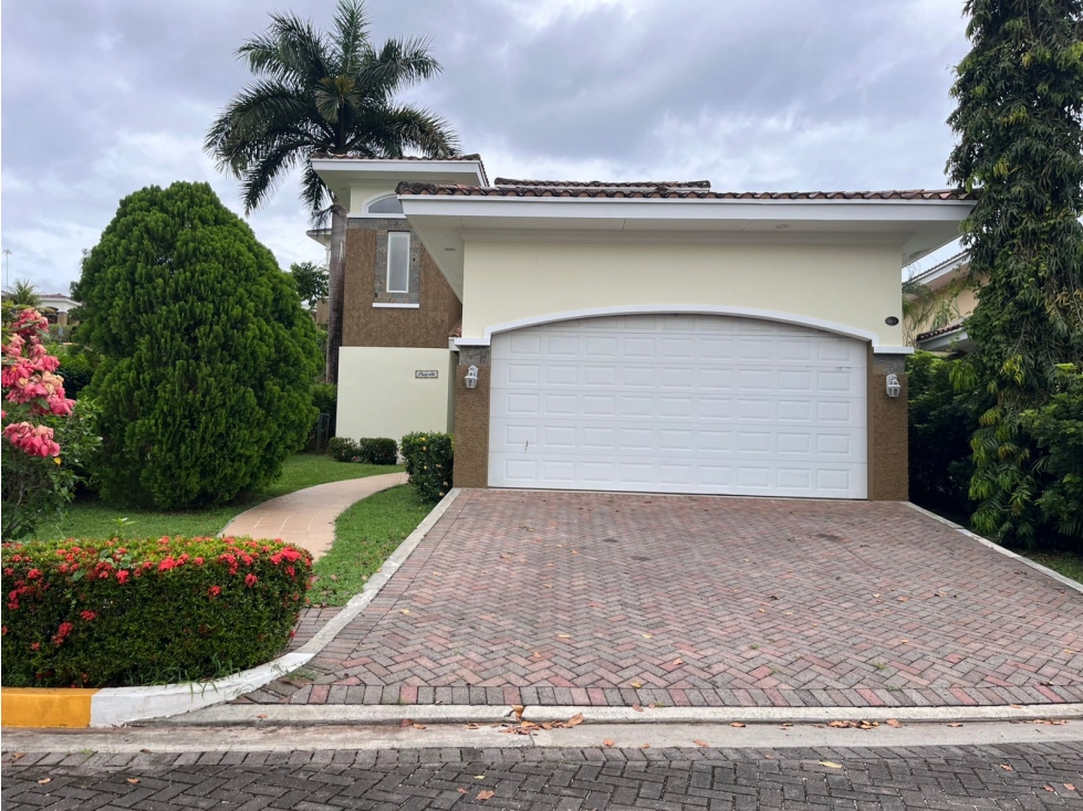 Vendo casa en Tucán Country Club, 505m2 de terreno, 3 recamaras.