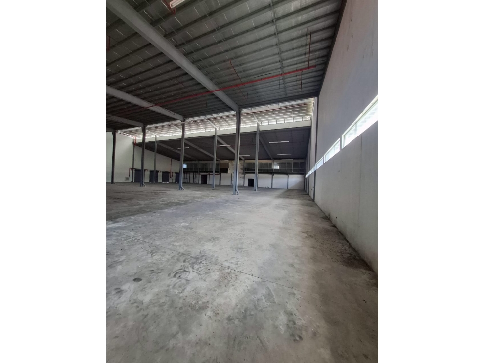 Venta de Bodega en Tocumen, Ideal para Logística e Industria. — foto 6
