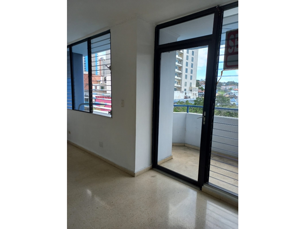 ALQUILO APARTAMENTO EN EL DORADO, 3 RECAMARAS, 120M2, VACIO. — foto 5