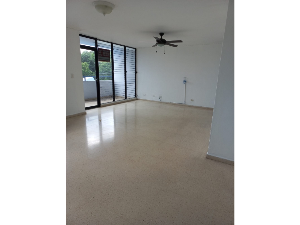 ALQUILO APARTAMENTO EN EL DORADO, 3 RECAMARAS, 120M2, VACIO.