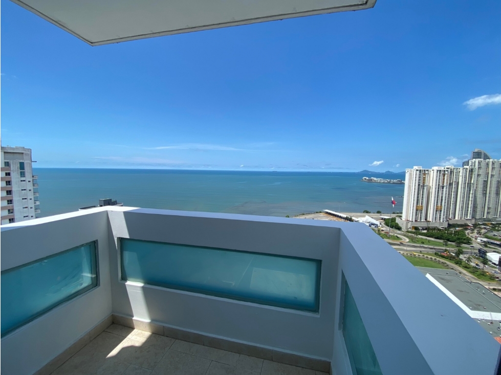 VENDO APARTAMENTO EN SAN FRANCISCO, 217M2, 3 RECAMARAS, VISTA AL MAR.