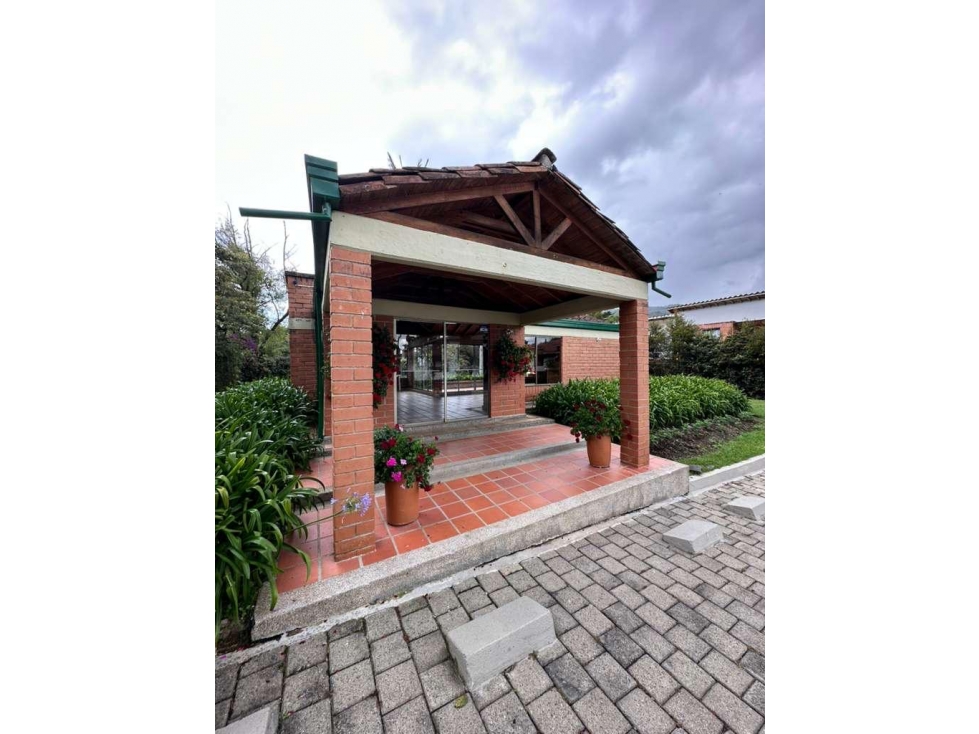 Casa Campestre en Venta/Alquiler Zona Urbana El Retiro — foto 2