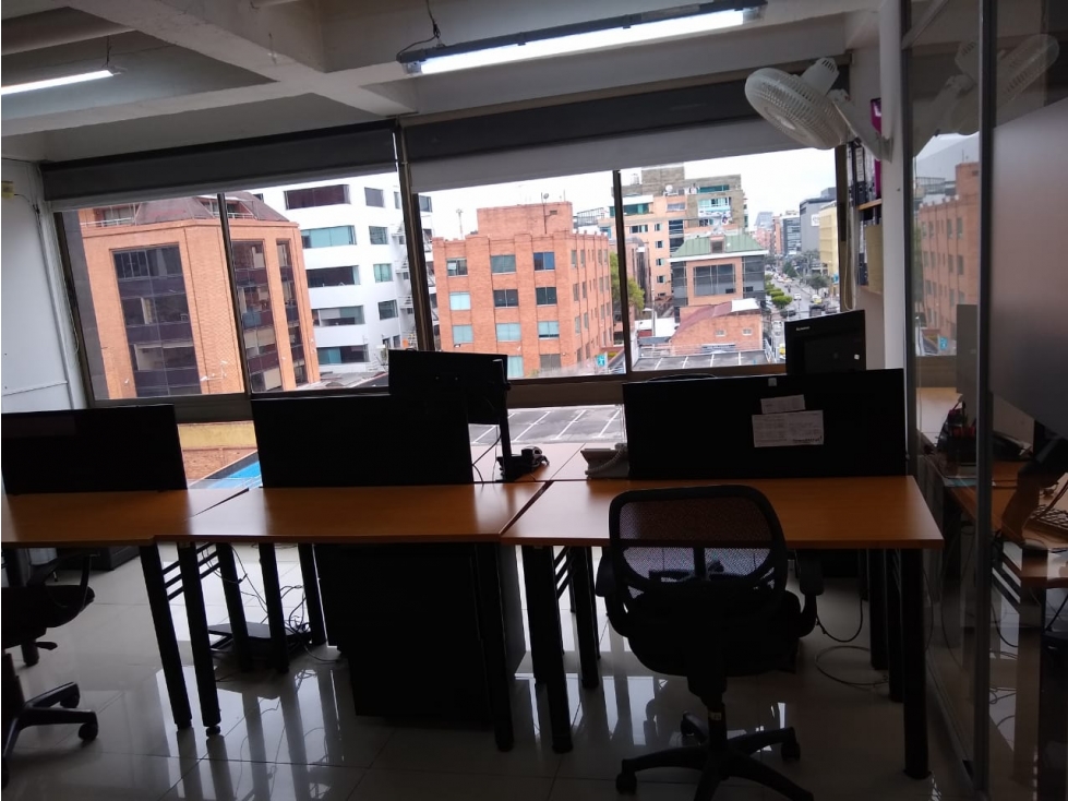 ARRIENDO EXCELENTE OFICINA CHICO NORTE