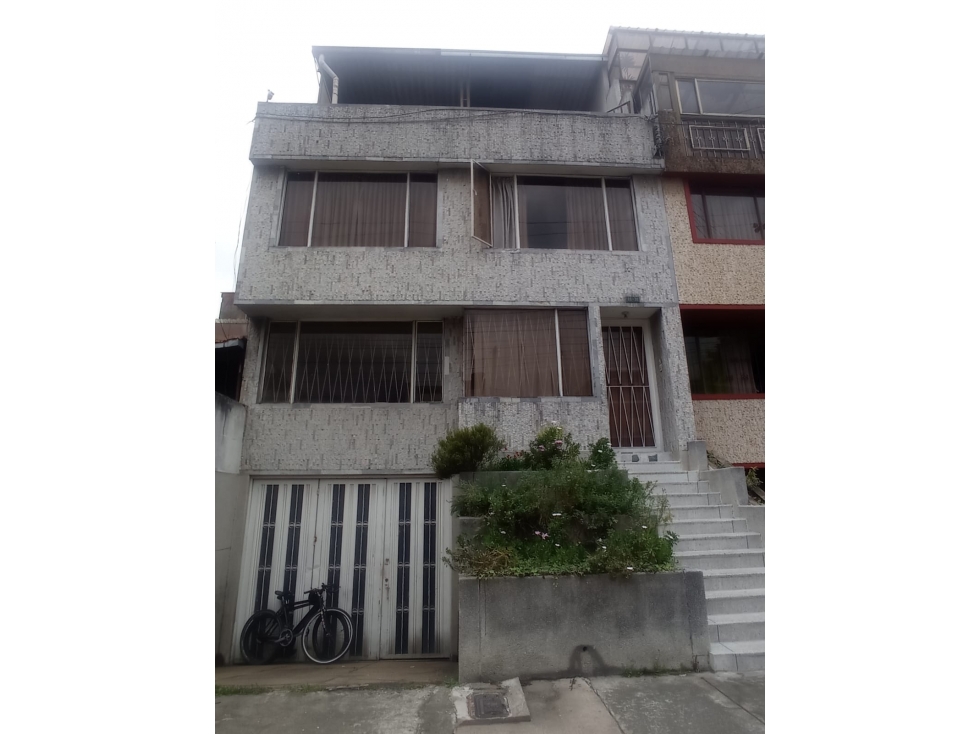 CASA EN VENTA LOS MONJES ENGATIVA