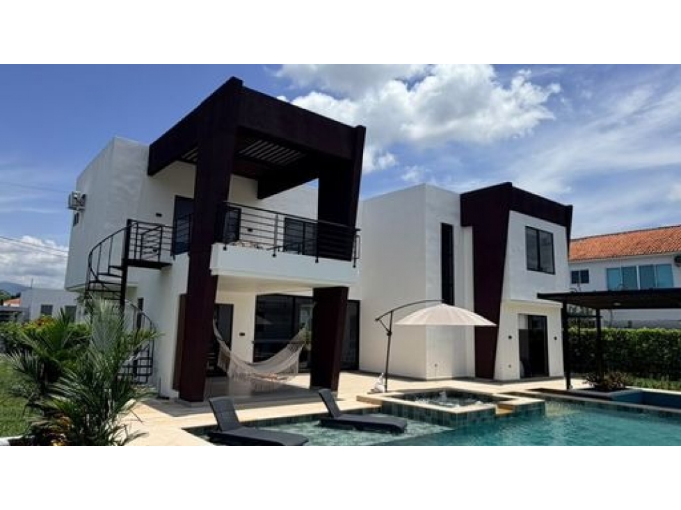 VENTA EXCELENTE CASA DE LUJO-CARMEN DE APICALA — foto 2