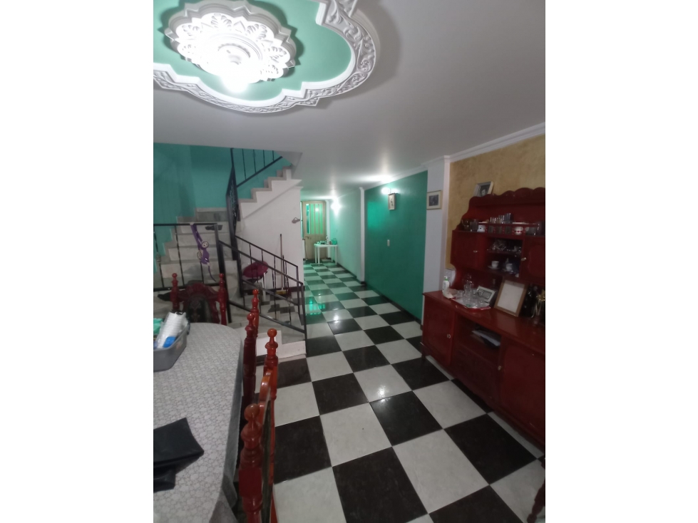 VENTA CASA ZARZAMORA-ENGATIVA