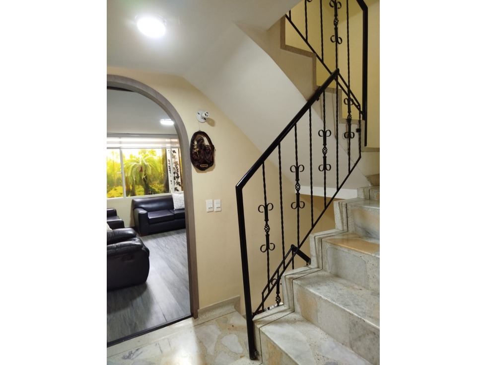 VENTA CASA EN LA ISABELLA II - ENGATIVA