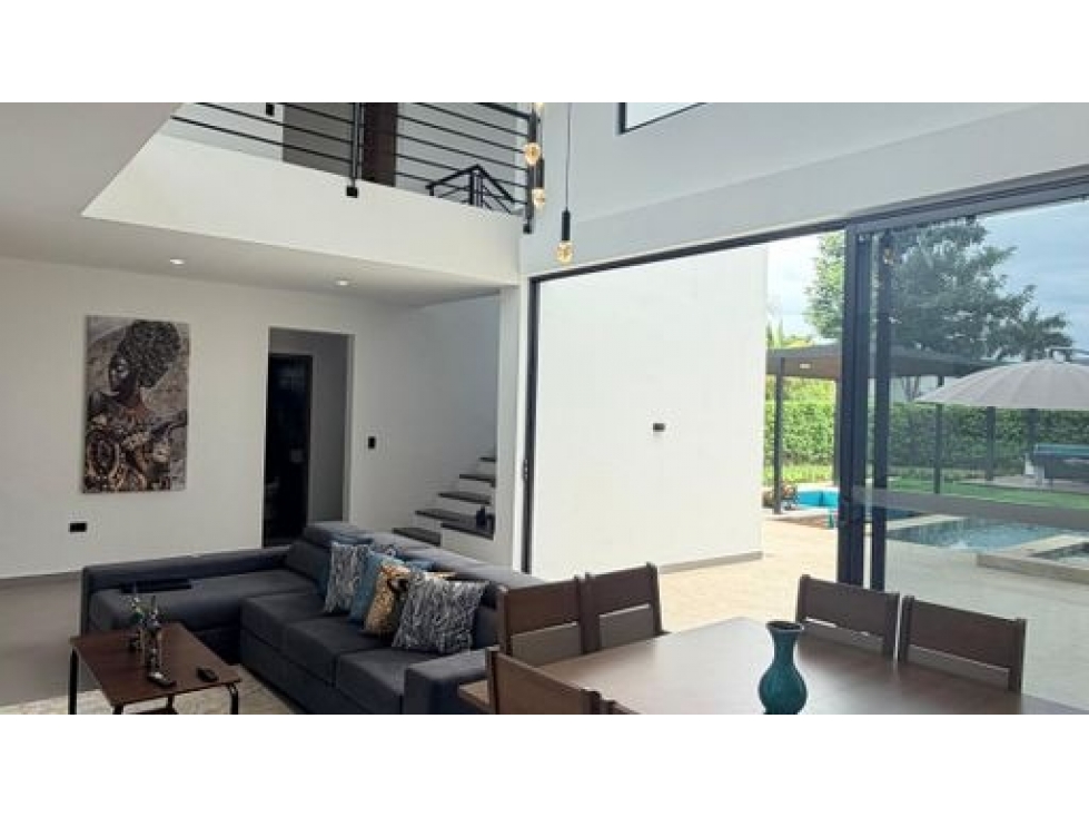 VENTA EXCELENTE CASA DE LUJO-CARMEN DE APICALA — foto 5