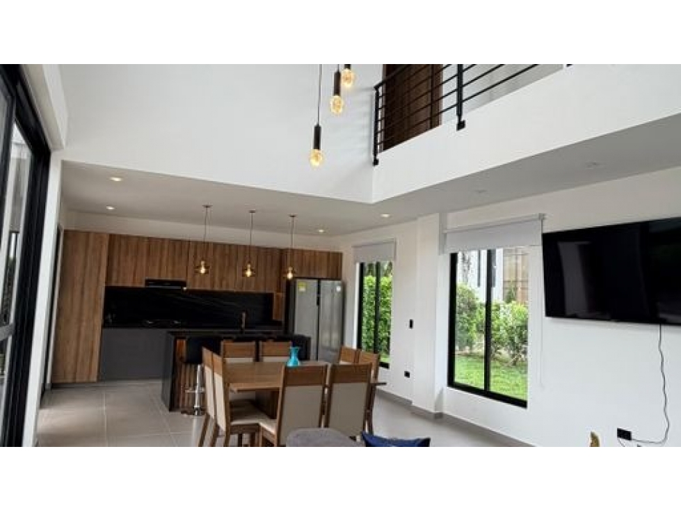 VENTA EXCELENTE CASA DE LUJO-CARMEN DE APICALA — foto 6