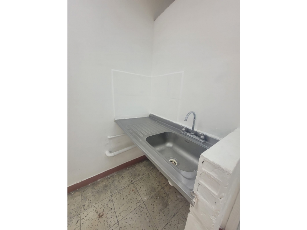 Bodega en arriendo en zona centro de medellin — foto 3
