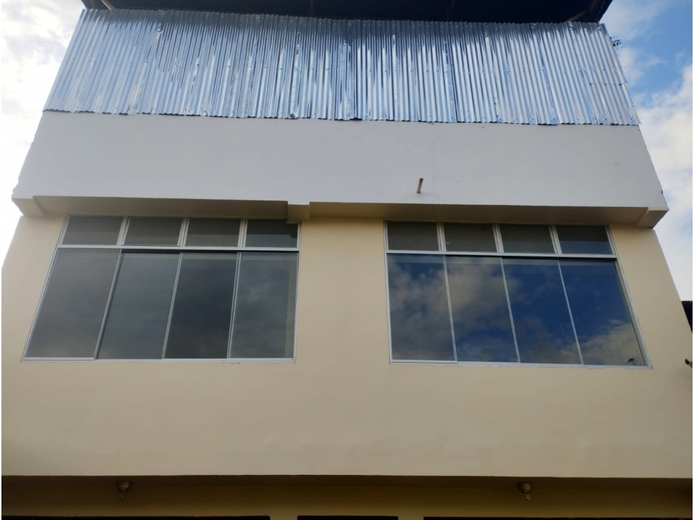 SE VENDE O SE ALQUILA ESTA CASA DE 3 PISOS EN YURIMAGUAS, LORETO - 3