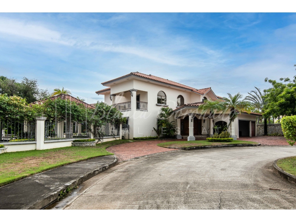 CASA EN VENTA EN COSTA DEL ESTE