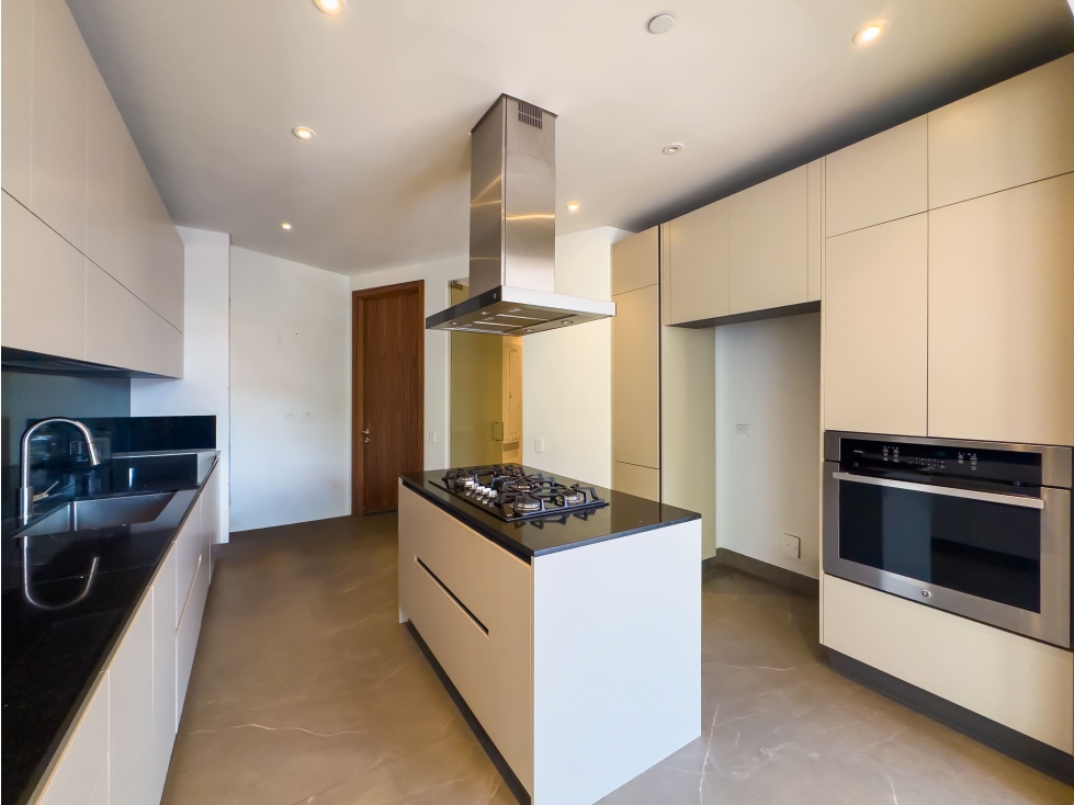 Apartamento en arriendo en edificio con club house, Chico Oriental. — foto 4