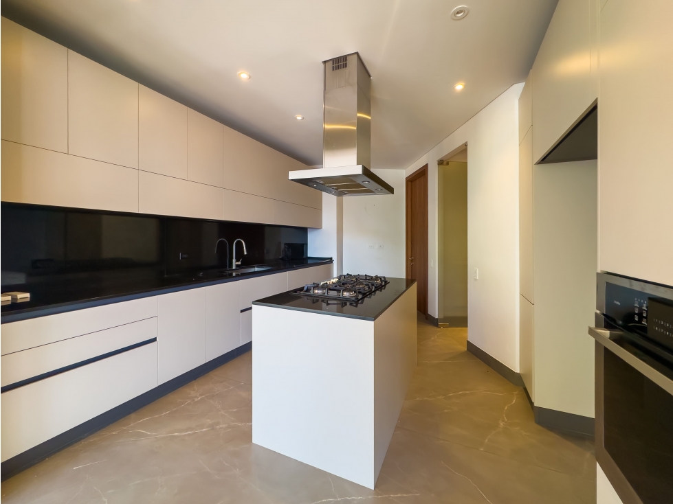 Apartamento en arriendo en edificio con club house, Chico Oriental. — foto 5