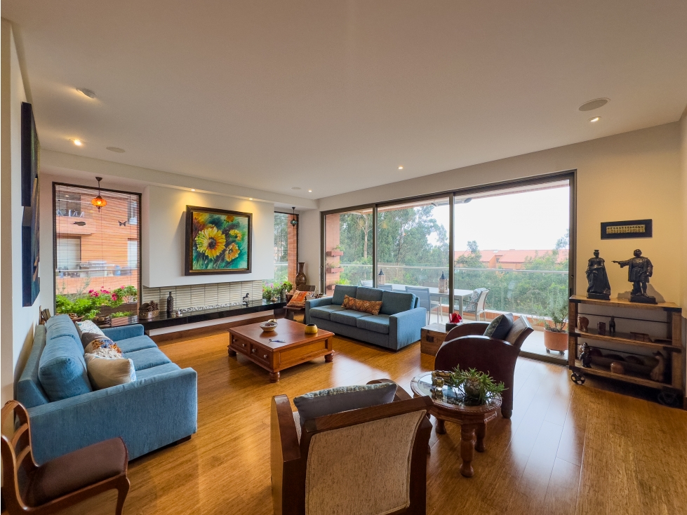 Apartamento con terraza a la venta, Cerros de los Alpes.