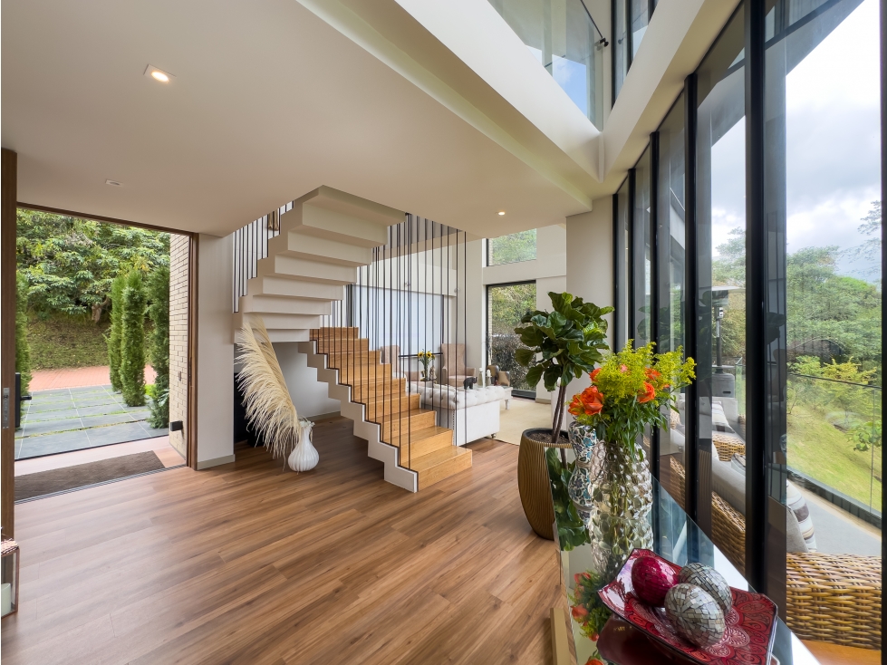 CASA PRACTICAMENTE PARA ESTRENAR EN YERBABONITA — foto 3