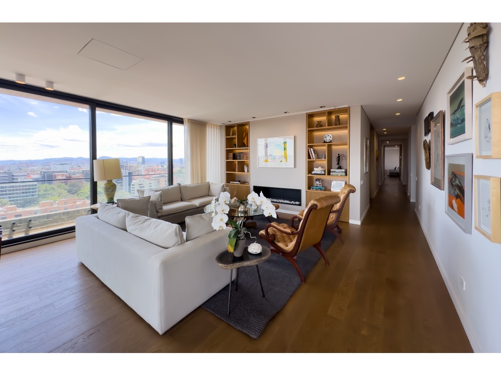 Apartamento con terraza y balcón en venta, El Nogal. — foto 2