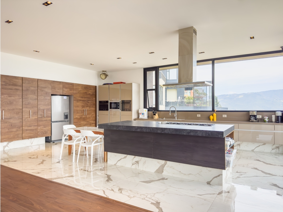 MODERNA CASA EN VENTA EN APOSENTOS — foto 5