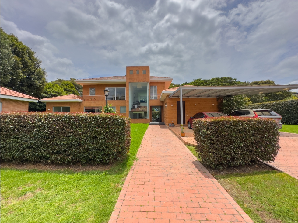 CASA FAMILIAR EN VENTA EN SAN SIMON