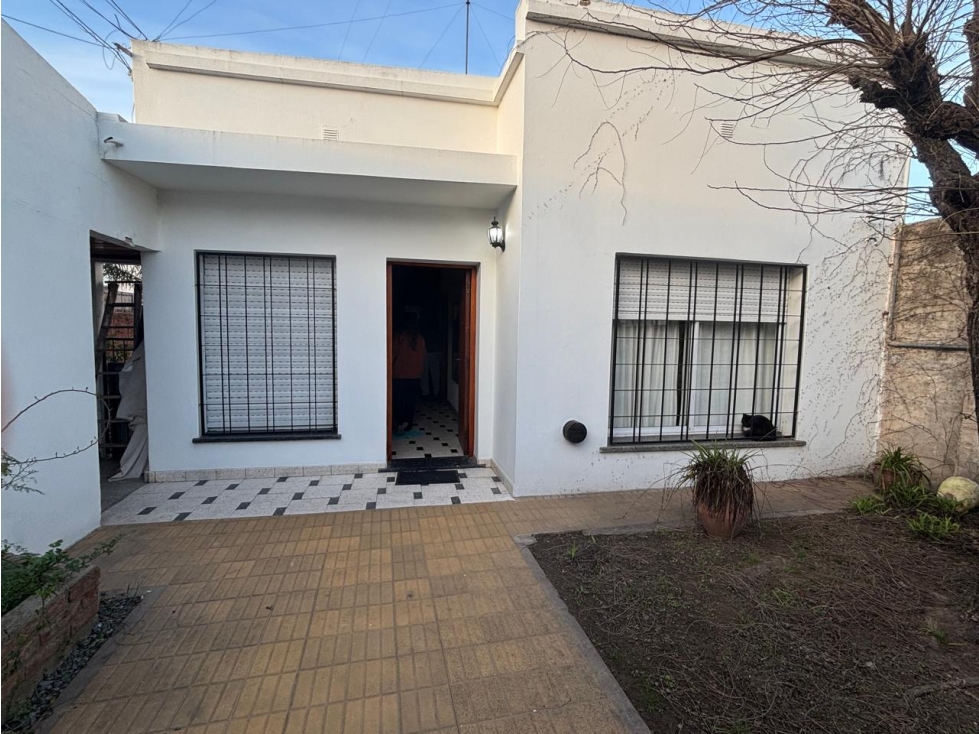Casa en Santa Elena 243, Barrio El Quinto, Lujan.