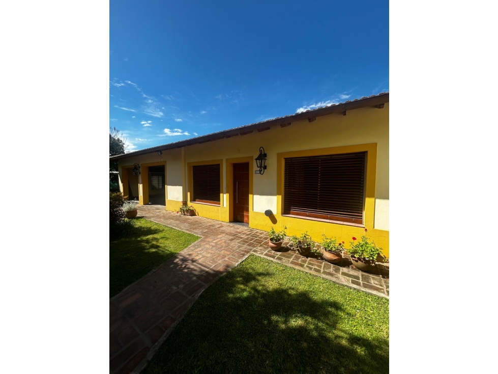 Hermosa propiedad en venta en Jauregui. Lineros 371