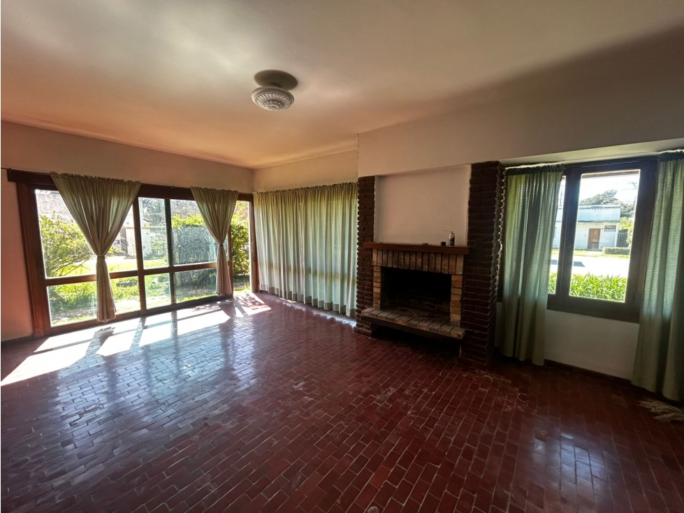 Importante propiedad a la venta ubicada en Jauregui. - 3
