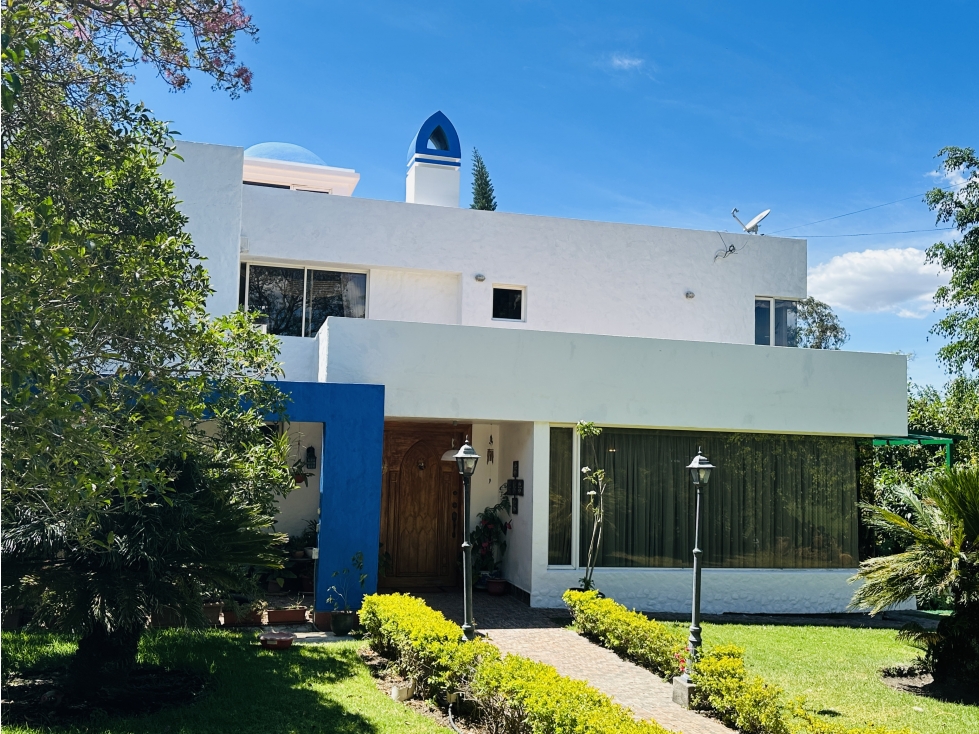 Casa 4 dormitorios +estudio ALQUILER CUMBAYÁ urbaniz privada - 1