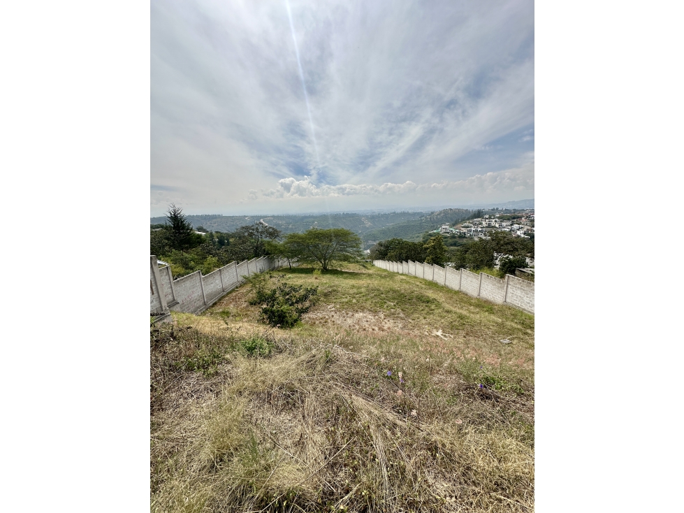 Terreno inclinado VENTA 4.250 m2 San Pedro de Nayón - 1
