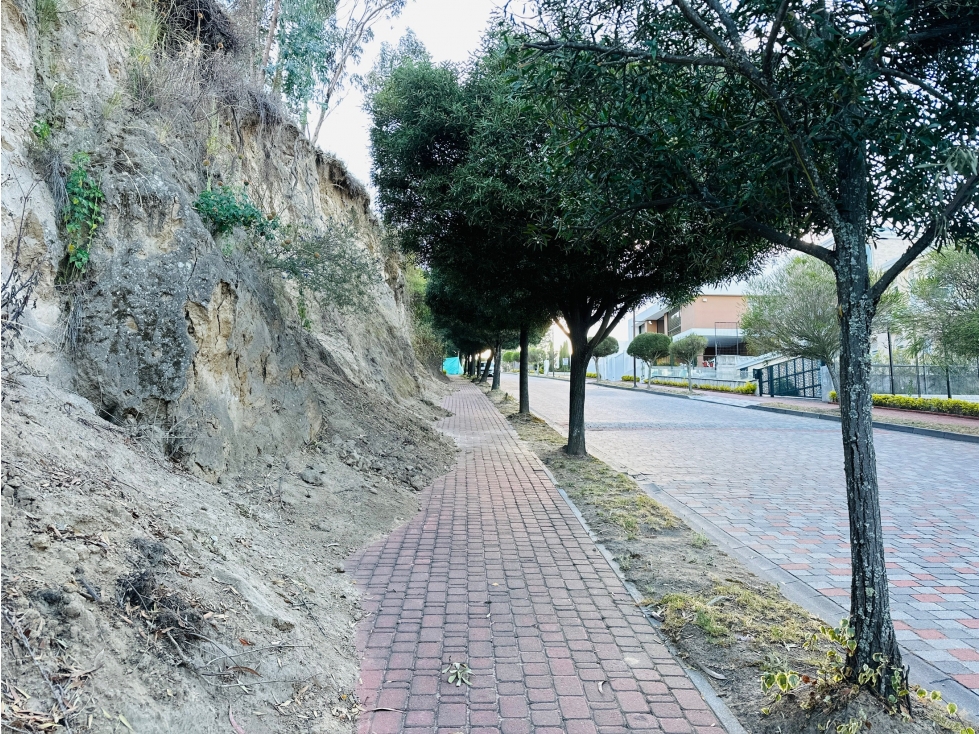 Terreno VENTA 1.078m2 CUMBAYÁ urbanización privada sector San Juan — foto 2