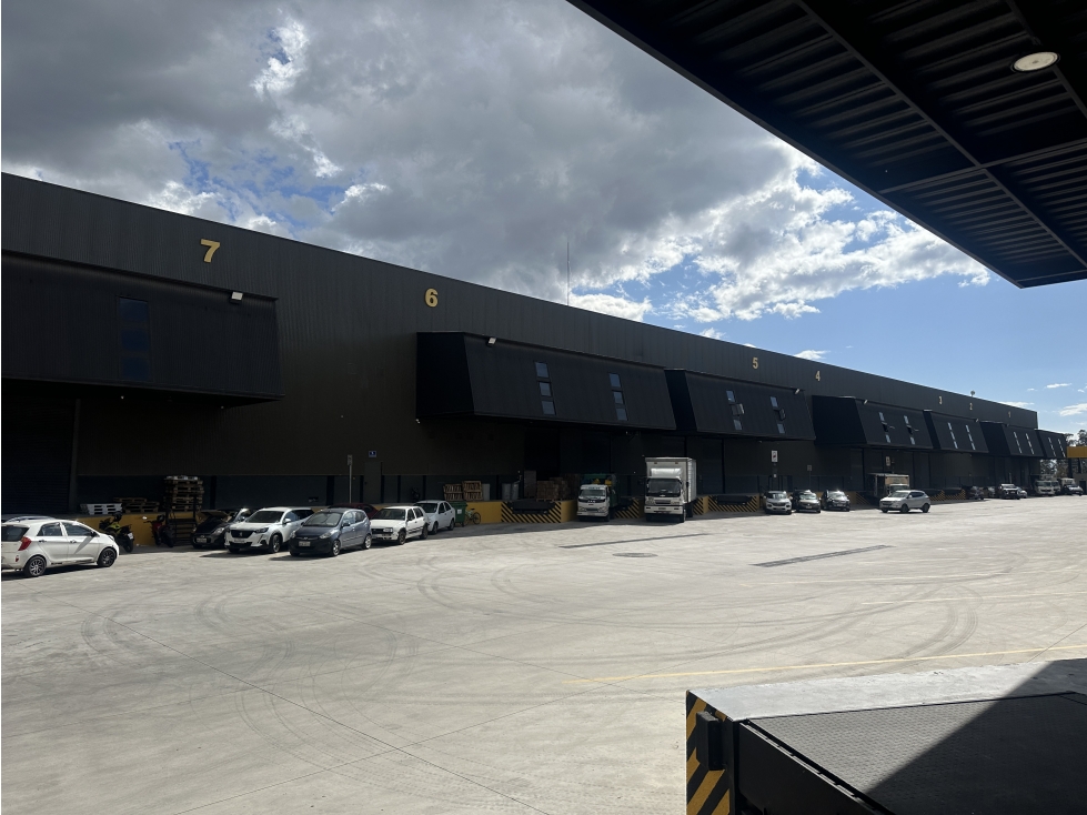 Galpón Industrial ALQUILER en Quito 5 minutos aeropuerto - 2