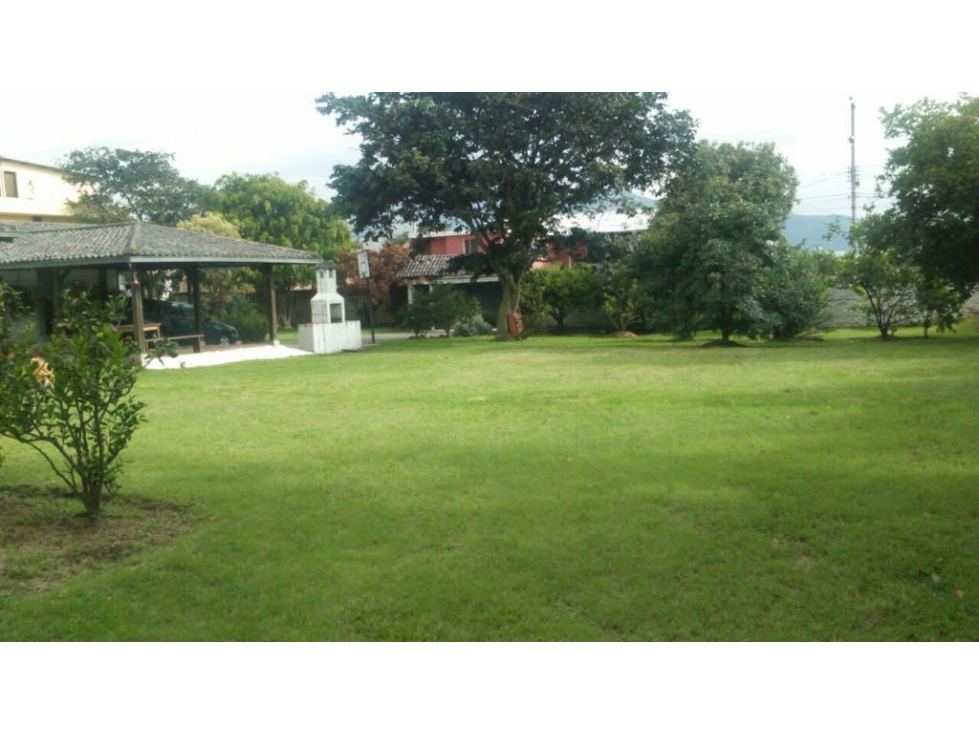 Propiedad Independiente comercial VENTA Tumbaco Finca - 2