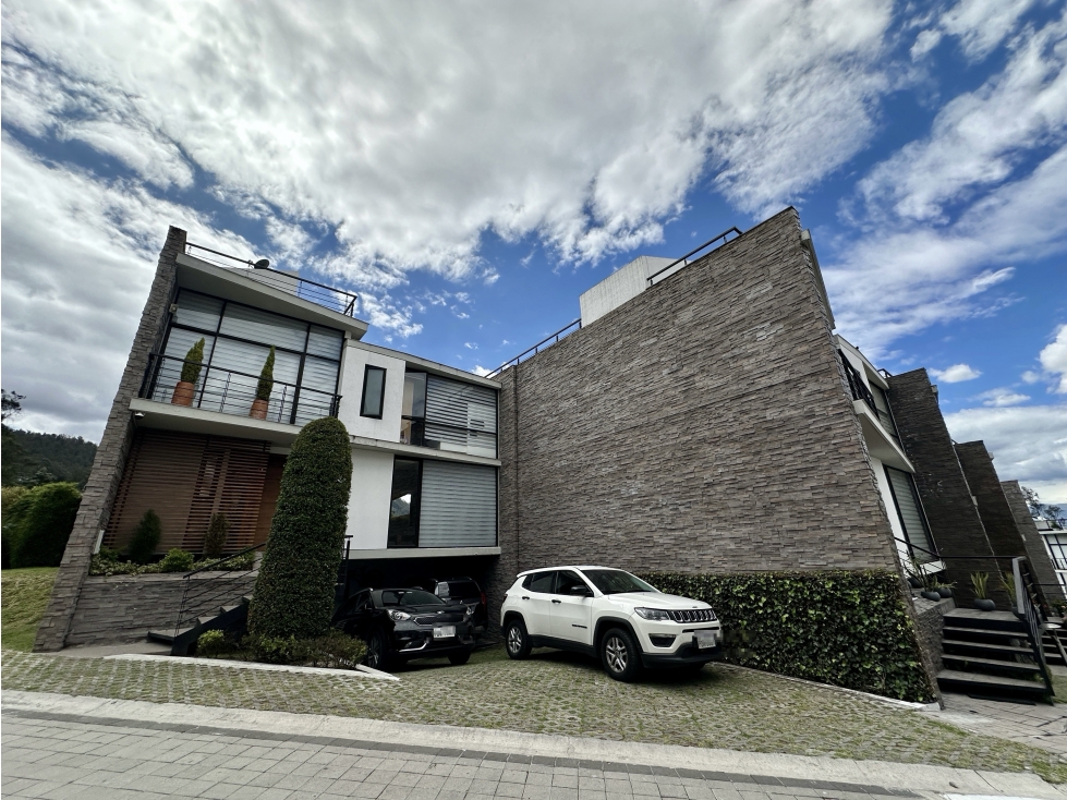 Casa VENTA en Cumbayá 3 dormit conjunto con piscina - 2