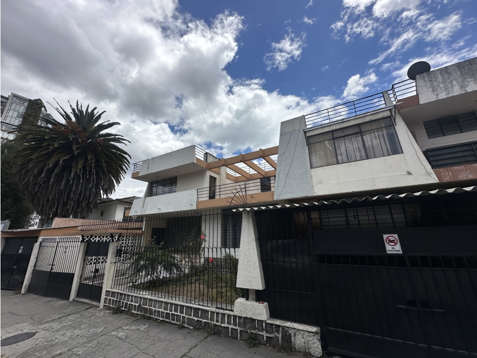 Propiedad VENTA 780m2 en Quito casa para derrocar sector La Carolina — foto 2