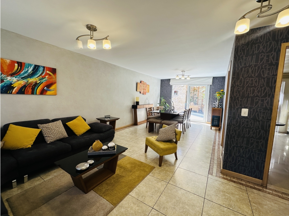 Casa VENTA 4 dormitorios CUMBAYÁ conjunto privado — foto 3
