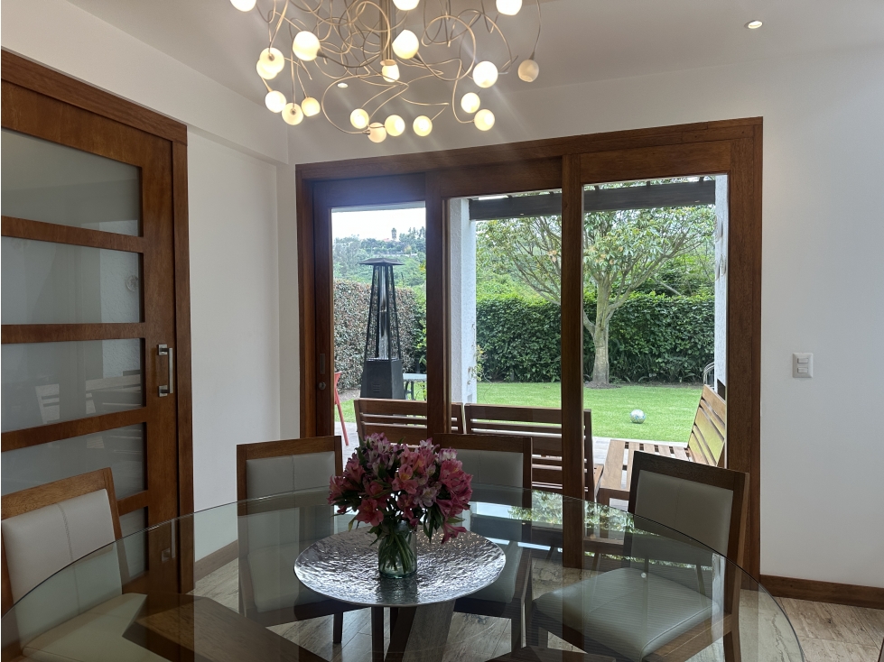 Casa VENTA 3 dormitorios CUMBAYÁ Algarrobos — foto 4