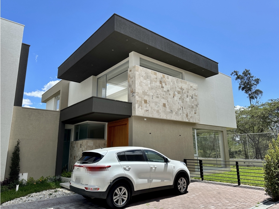 Casa VENTA Cumbayá 260m2 NO adosada urb. privada vía hacia Nayón — foto 4