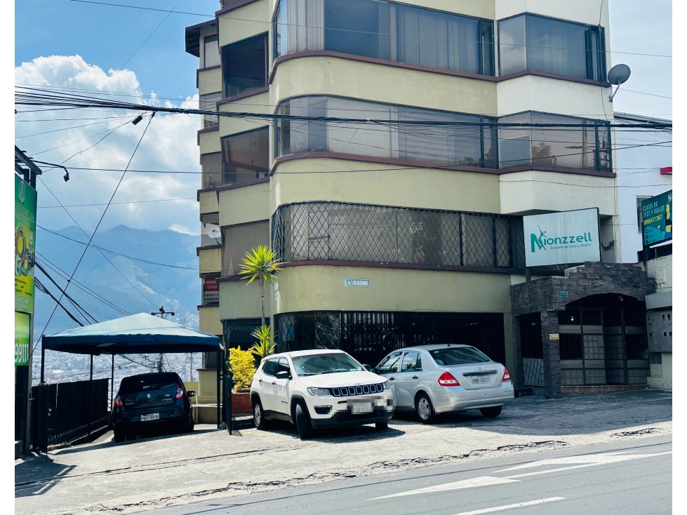 Vendo LOCAL COMERCIAL OFICINAS y BODEGA Quito Ecuador - 2