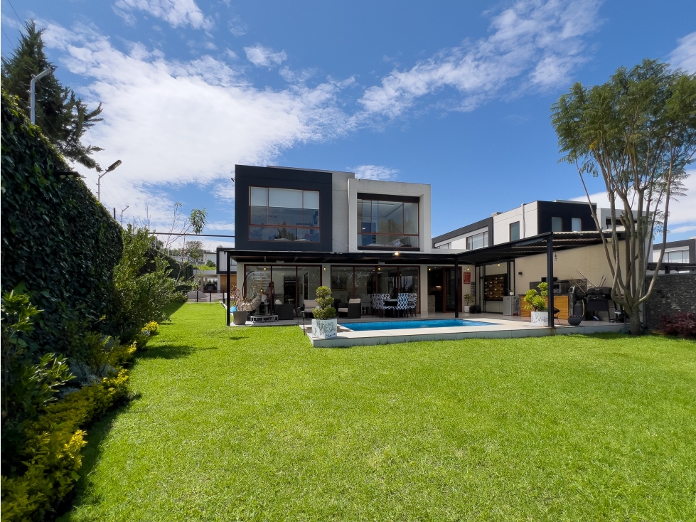 Casa VENTA 4 dormit con piscina TUMBACO sector Cerámica - 2