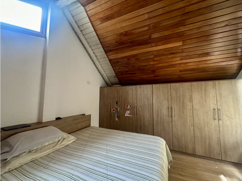 Propiedad VENTA 1356m2 casa para remodelar o derrocar urb La Viña - 4