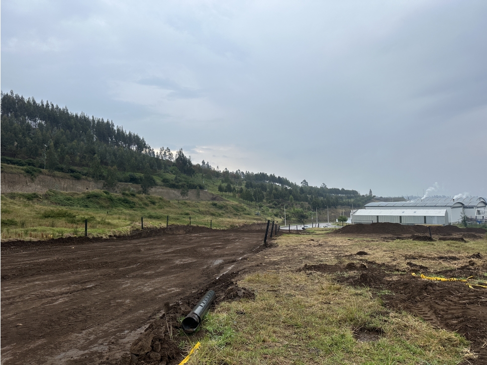 Terreno INDUSTRIAL alto impacto 3.672 m2 VENTA Pifo Palugo - 2