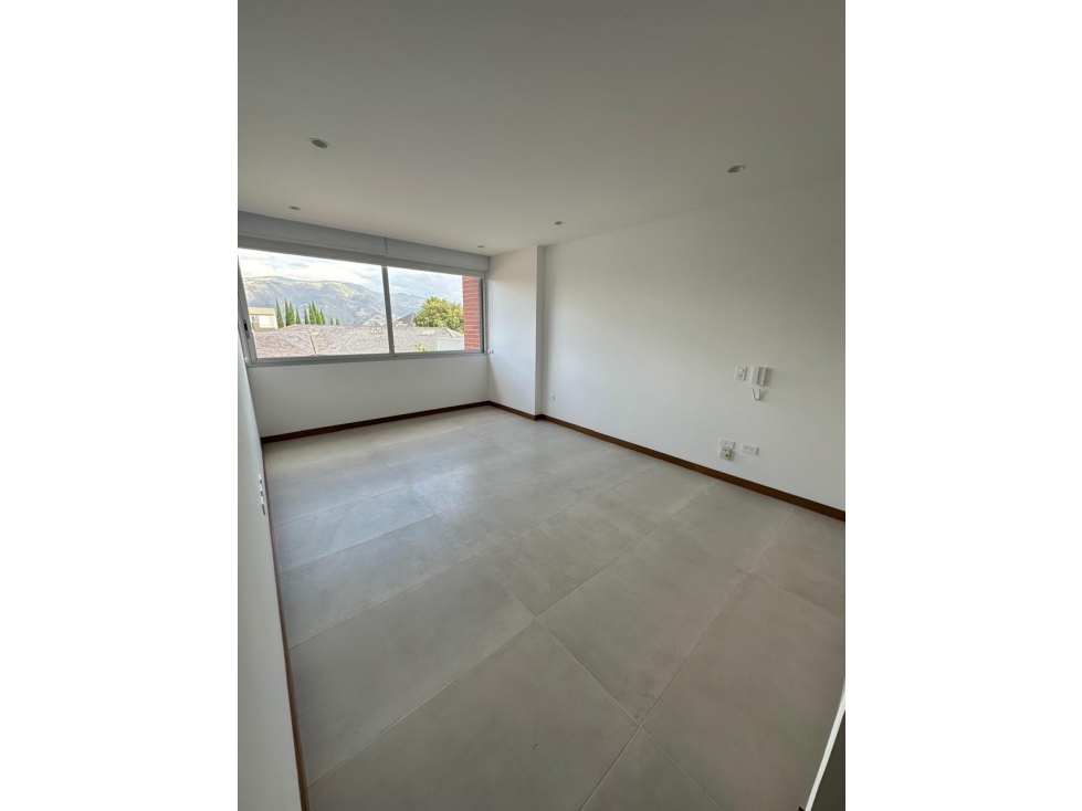 Departamento ALQUILER 3 dormitorios/balcón CUMBAYÁ jardines del este - 5