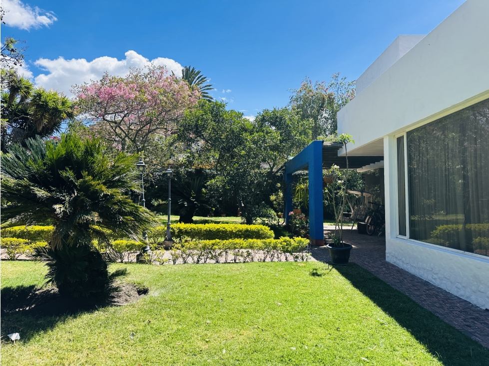 Casa 4 dormitorios +estudio ALQUILER CUMBAYÁ urbaniz privada - 5