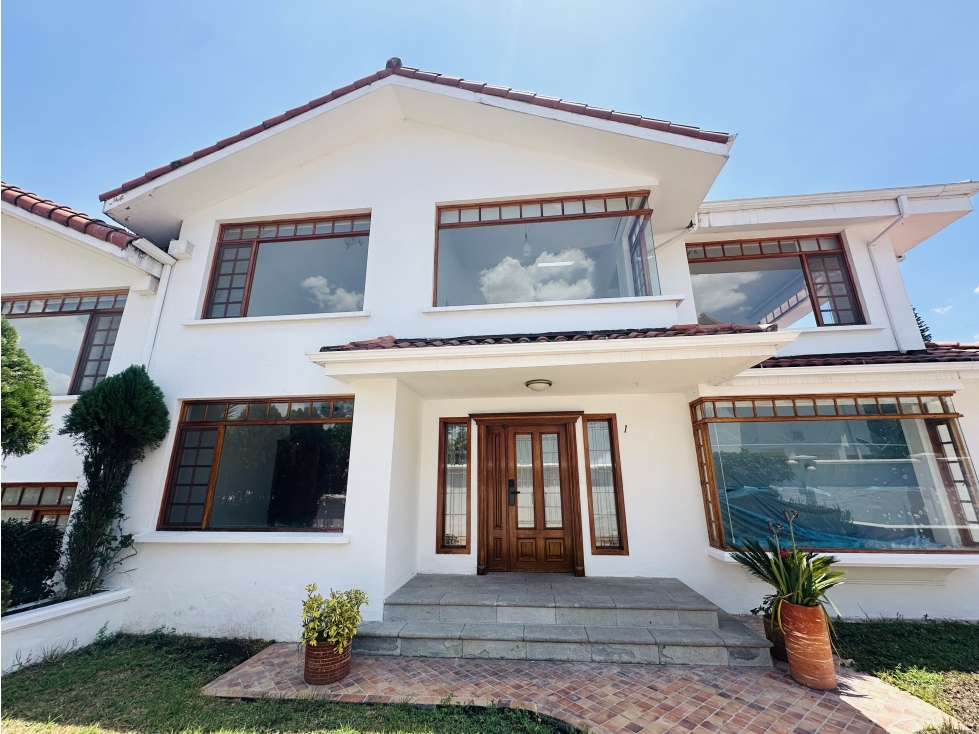 CASA ALQUILER 3 dormitorios CUMBAYÁ urbanización privada — foto 5
