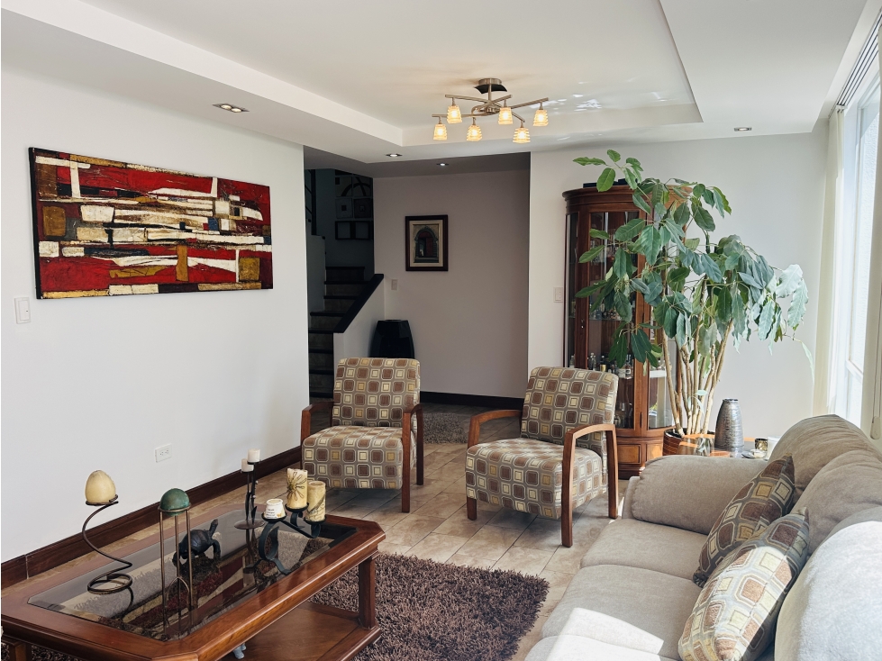 Casa 3 dormitorios VENTA en CUMBAYÁ parque central — foto 6