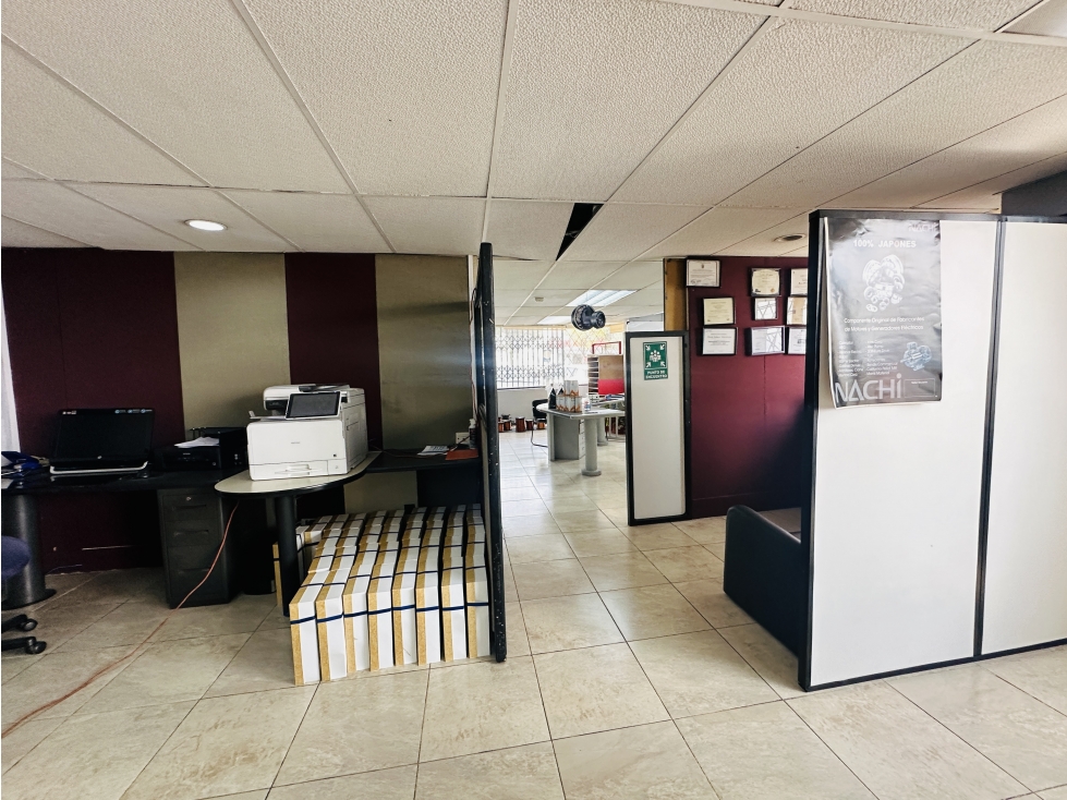 Vendo LOCAL COMERCIAL OFICINAS y BODEGA Quito Ecuador - 5